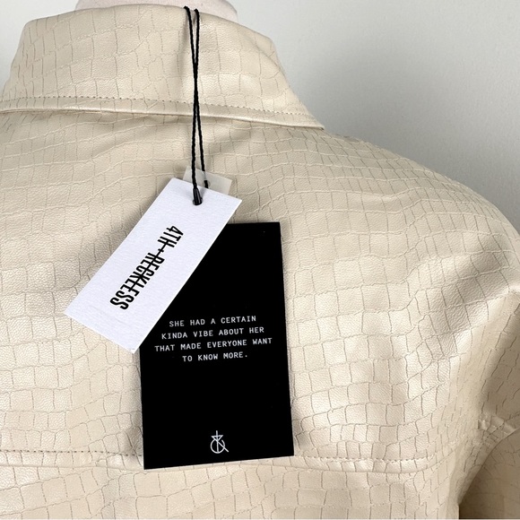 4th & Reckless NWT Ivory Crocodile Textured Bomber Jacket Sz 12-14 US - Picture 5 of 7